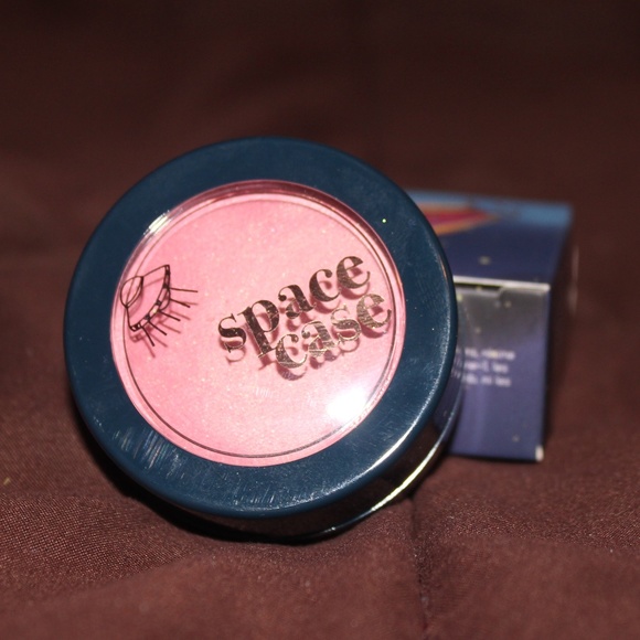 space case cosmetics blush